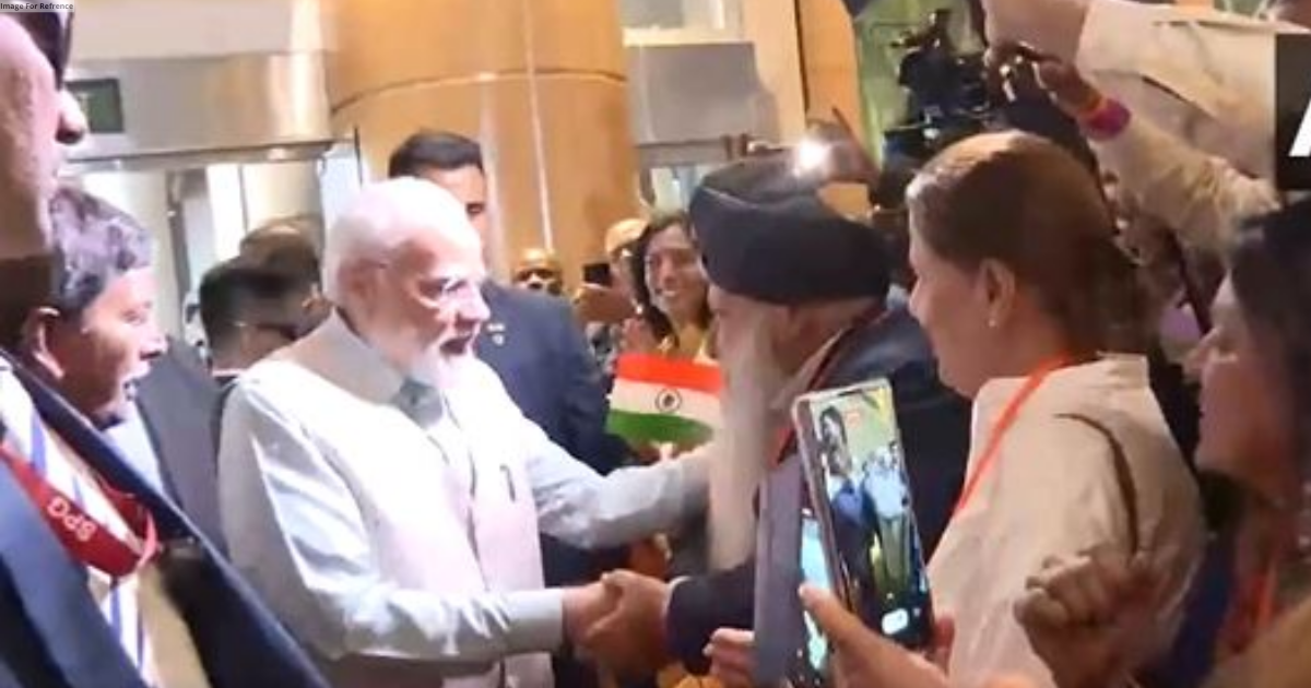Indian diaspora welcomes PM Modi with chants of 'Vande Mataram' at Johannesburg hotel